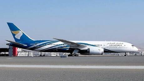 الطيران العماني يوقف رحلة بعد تضرر الطائرة بمطار شيراز الإيراني