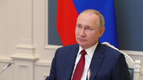 بوتين يسخر من روّاد اجتماعات براغ المناهضة لروسيا وينصحهم بمواصلة شرب البيرة