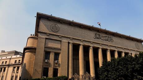 مصر.. قرار عاجل ضد مسؤول سابق بمجلس الدولة و5 رجال أعمال في قضية جديدة