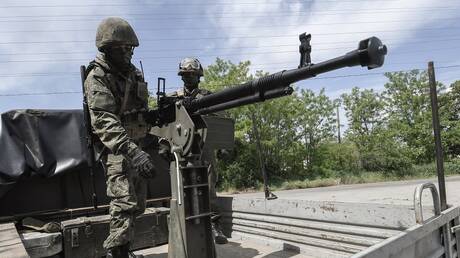 مسؤول: القوات الروسية تتحرك إلى الأمام في اتجاهي ماريينكا وأفدييفكا