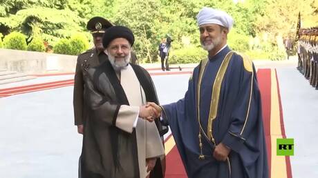 استقبال مهيب لسلطان عمان في طهران