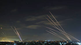 مراسلنا: فصائل المقاومة تطلق رشقة صاروخية كبيرة على أهداف إسرائيلية (فيديو)