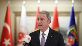 آكار: تركيا لن تتوقف عن مكافحة الإرهابيين في سوريا والعراق حتى تحييد آخرهم