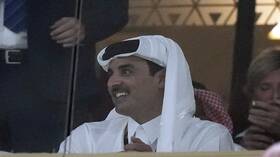 ردة فعل أمير قطر بعد نصيحة وجهها وزير الطاقة السعودي للمضاربين بسوق النفط (فيديو)