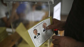 إغلاق مراكز الاقتراع في الانتخابات الرئاسية في عموم تركيا وانطلاق عمليات فرز الأصوات