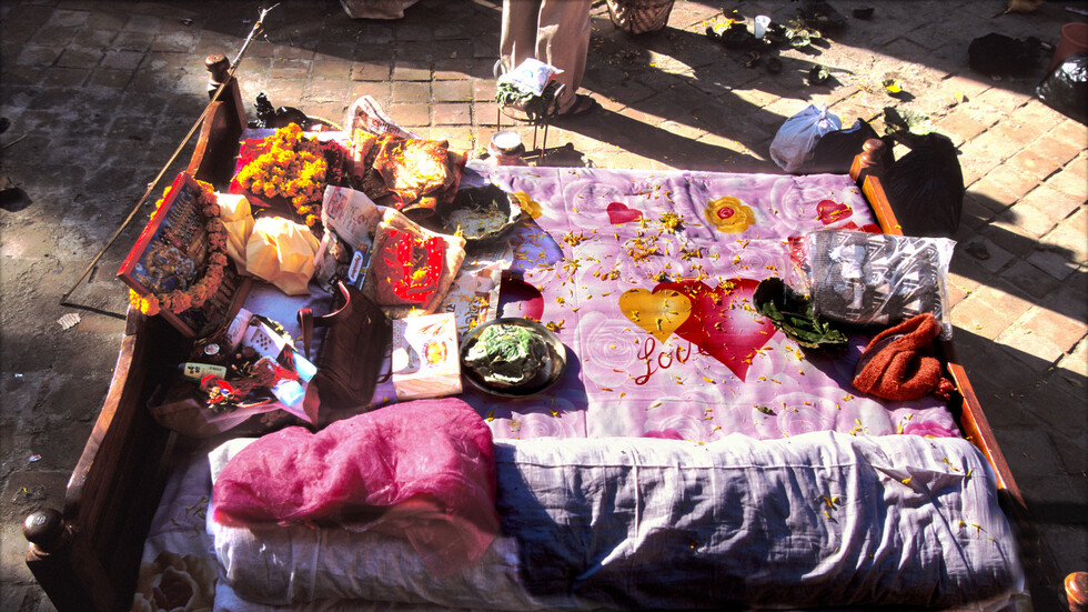 علاقة عاطفية تقضي على أسرة ملكية بكاملها والبلاد تسمي القاتل ملكا لـ3 أيام فقط