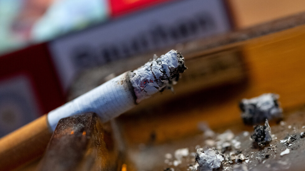 كندا تحارب التدخين بطباعة تحذير على كل سيجارة