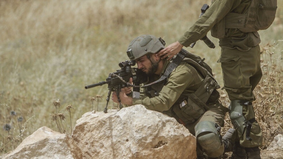 الجيش الإسرائيلي يمشط المنطقة بعد مقتل جنود في هجوم لشرطي مصري على الحدود