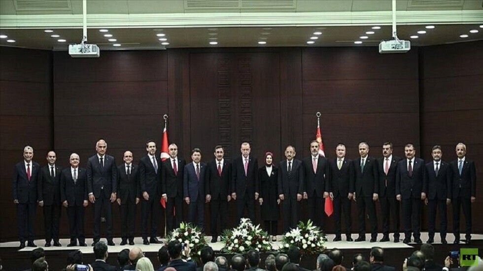 تشاووش أوغلو وأكار خارجها.. أردوغان يعلن تشكيلة الحكومة التركية الجديدة وفيها امرأة وحيدة
