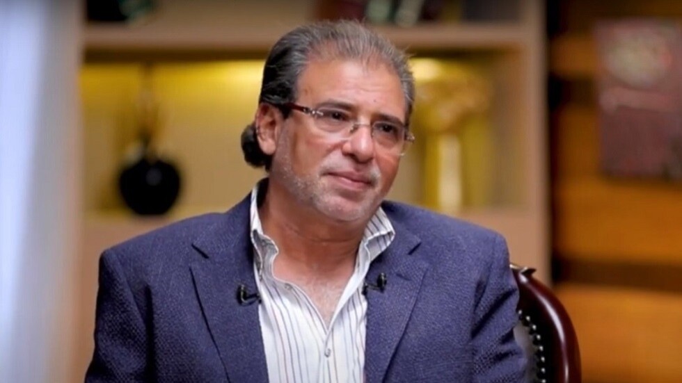 المخرج المصري خالد يوسف يكشف كواليس لقائه بمحمد مرسي في ميدان التحرير لأول مرة عام 2011 (فيديو)