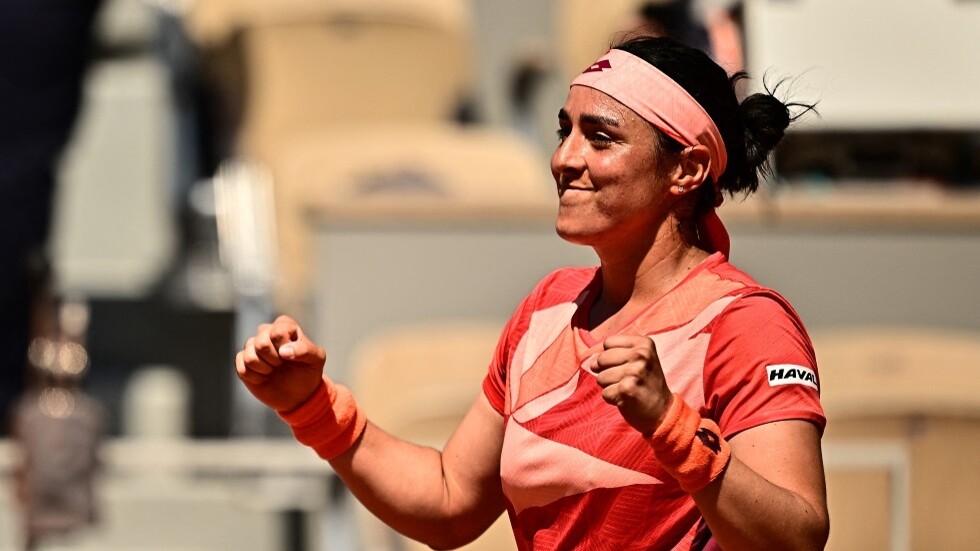 أنس جابر تحقق إنجازا تاريخيا في فرنسا.. وتطلق صرخة نجم شهير لكرة قدم (فيديو)