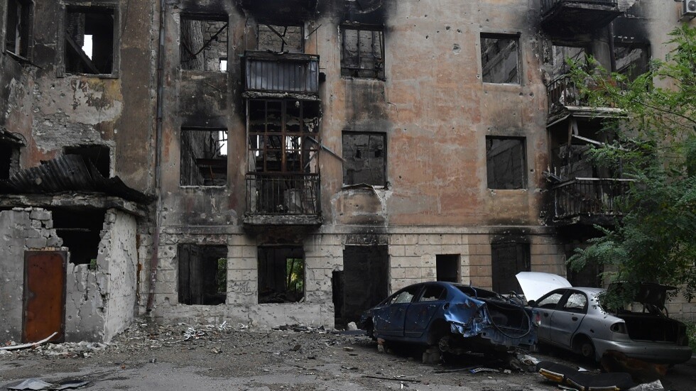 مقاتل من كتيبة "آزوف" يعترف بإطلاق النار على سيارة تحمل مدنيين بينهم أطفال