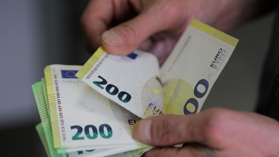 صحيفة ألمانية محذرة من أزمة: الاتحاد الأوروبي ينفد من المال