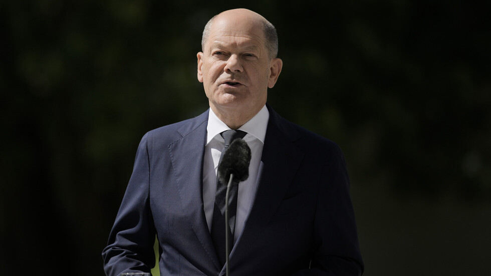 شولتس والاتحاد الأوروبي: تدمير محطة كاخوفسكايا 