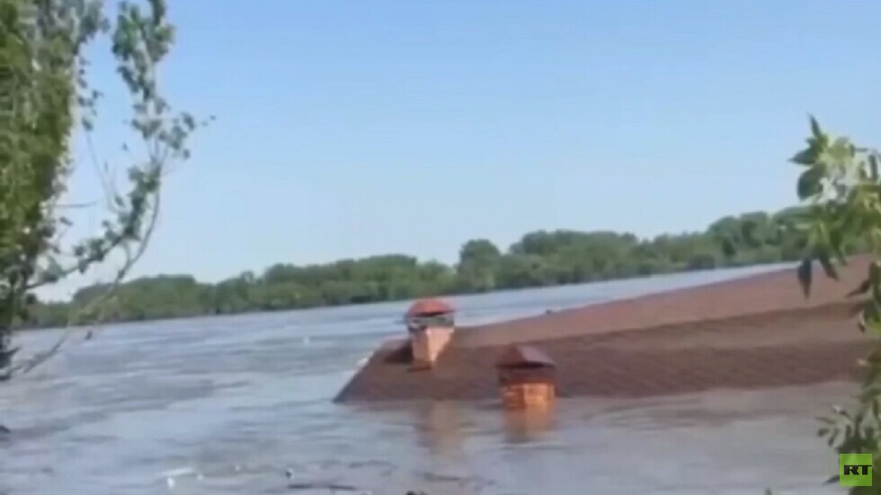 غرق كامل لـ3 تجمعات سكنية بسبب تدمير محطة كاخوفسكايا في قصف أوكراني