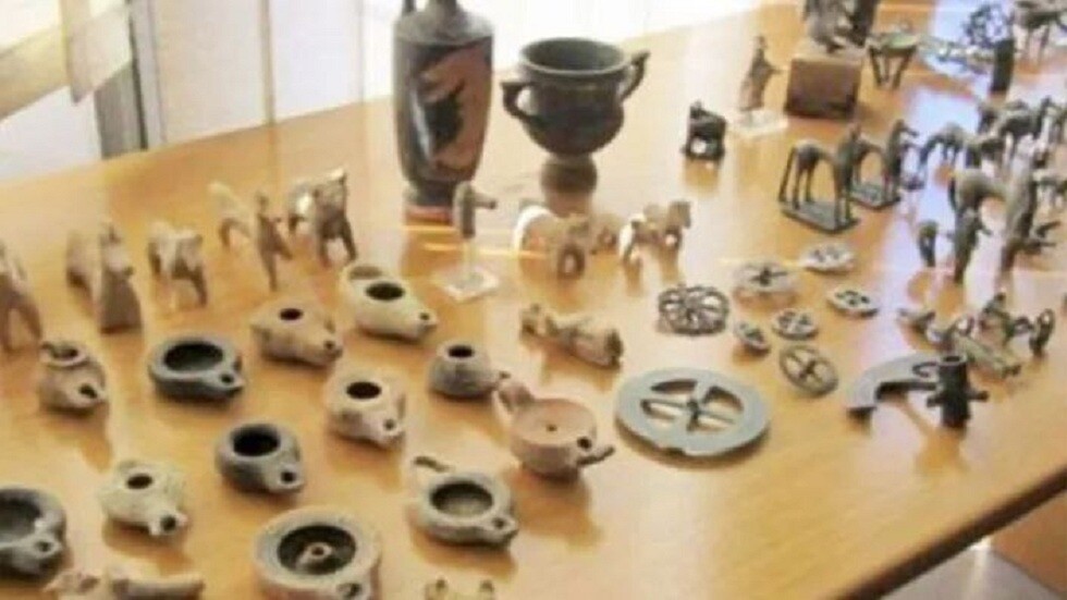 توقيف شخصين واسترجاع 269 قطعة أثرية قديمة شرقي الجزائر