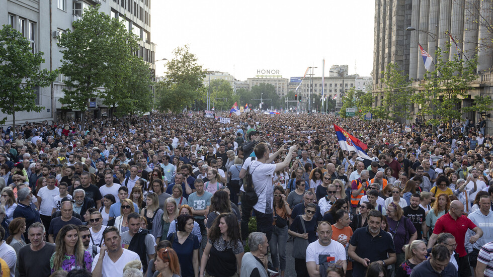 دوديك: الاستخبارات البريطانية وراء احتجاجات المعارضة في صربيا