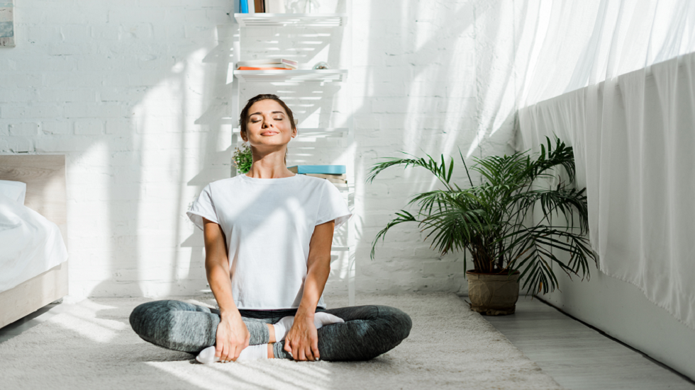 دراسة تنصح بوصف اليوغا لمرضى السرطان بغية وقف انتشار المرض!