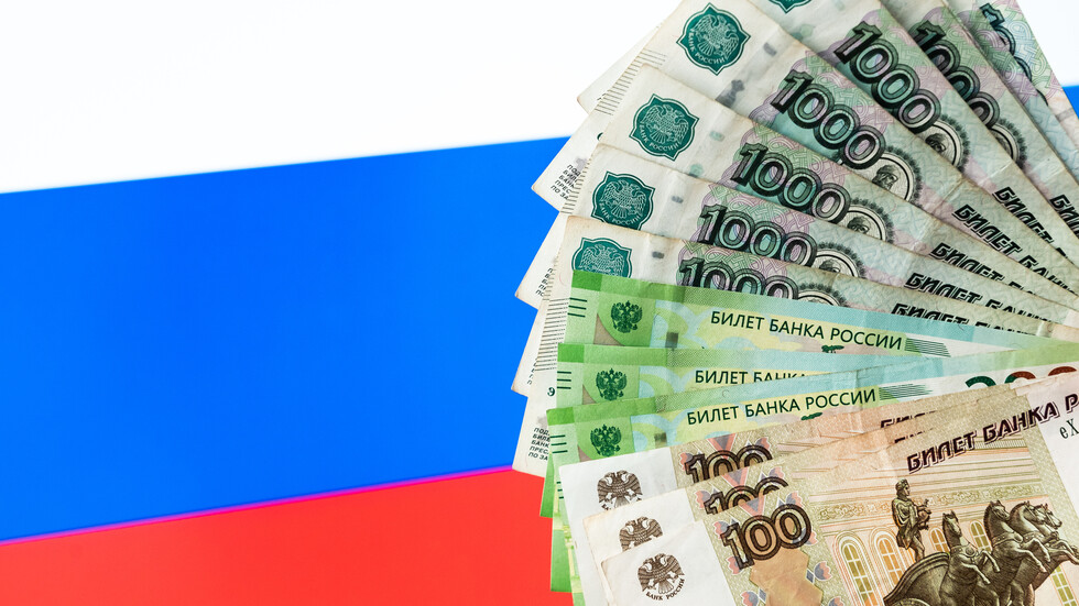 في رسالة ترحيب بالمشاركين في منتدى بطرسبورغ.. بوتين: الاقتصاد الروسي سينمو بنحو 2% في 2023