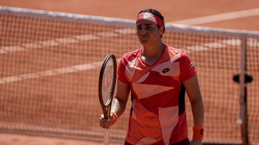 بياتريز حداد مايا تفاجئ أنس جابر (فيديو)