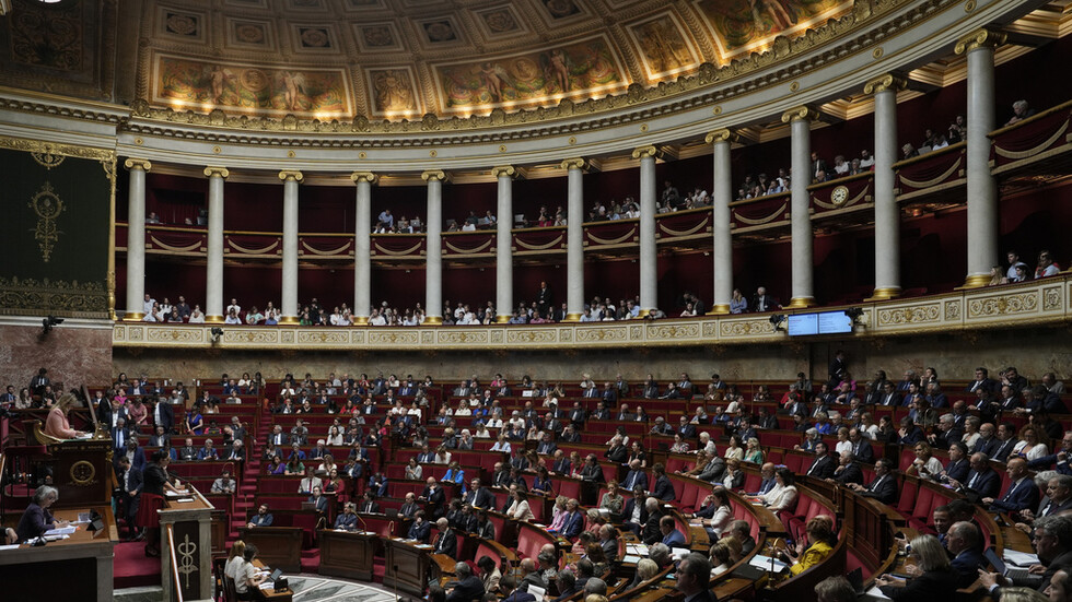 معارضو رفع سن التقاعد في فرنسا يدفعون بمشروع قانون جديد