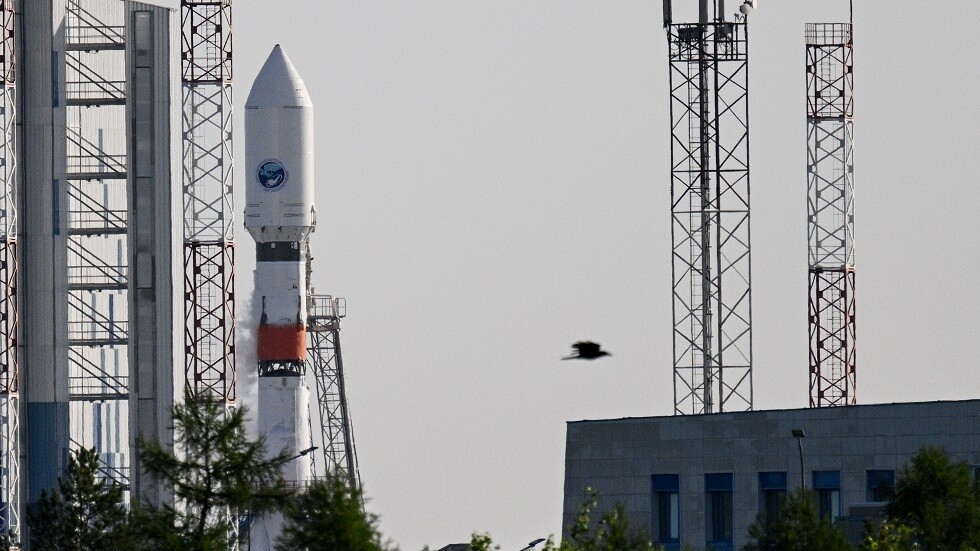 روسيا تستعد لإطلاق 43 قمرا صناعيا دفعة واحدة