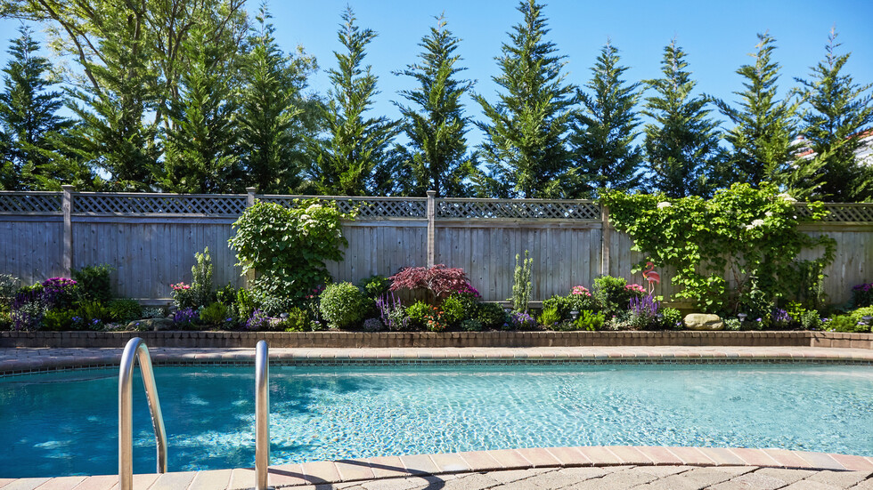 خمسة أعراض رئيسية لمرض "قاتل" يمكن أن يختبئ في حمامات السباحة والمكيفات والحدائق