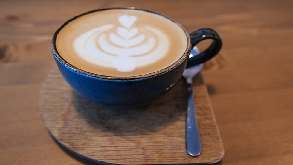 طبيبة توضح ما خطورة القهوة بالحليب