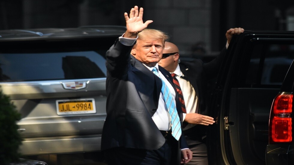 محاميا ترامب يتخليان عنه والأخير يشكل فريقا جديدا للدفاع