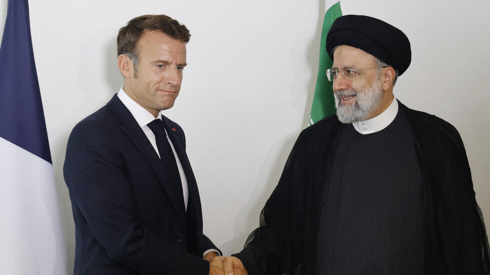 رئيسي لماكرون هاتفيا: الحسابات الخاطئة لبعض الحكومات الأوروبية نابعة من معلومات مغلوطة مناوئة