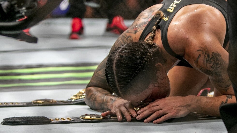 بعد إنجاز تاريخي.. البطلة البرازيلية أماندا نونيز تعلن اعتزالها (فيديو)