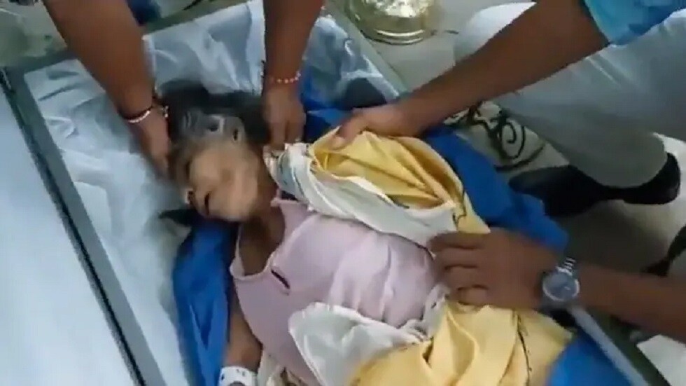 بعد 4 ساعات داخل التابوت.. امرأة تبعث من جديد في الإكوادور!