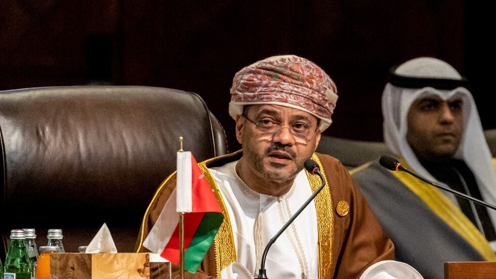 سلطنة عمان: إيران وأمريكا قريبتان من اتفاق لتبادل السجناء