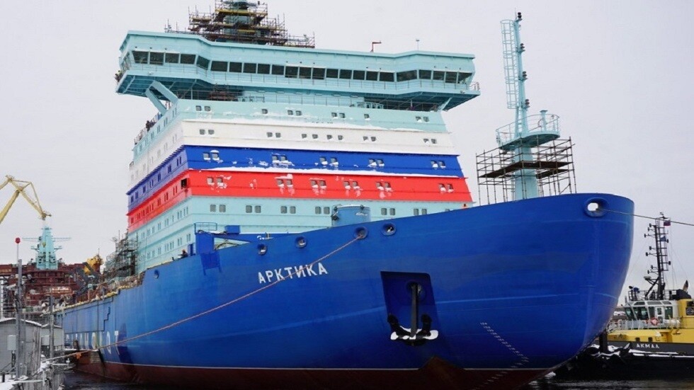 كاسحة الجليد النووية "روسيا" قيد الإنجاز