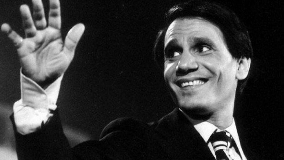 مصر.. نجل شقيق العندليب الأسمر يكشف تفاصيل مثيرة عن فتح قبر عمه بعد 46 عاما على دفنه