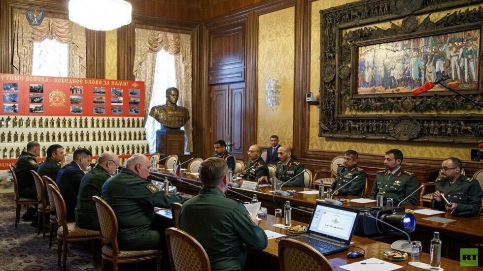 وفد إماراتي عسكري رفيع يزور مصانع الأسلحة الروسية (فيديو+صورة)