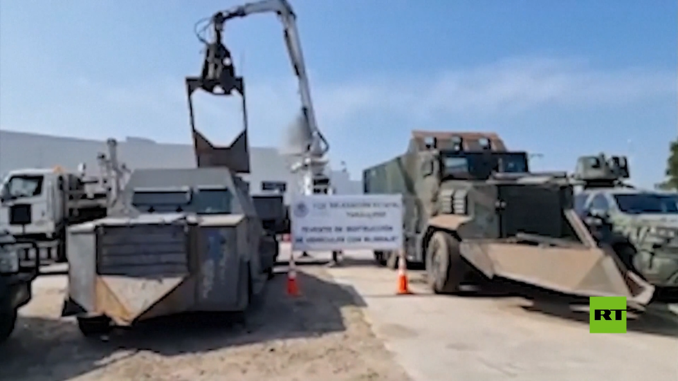 السلطات المكسيكية تدمر عربات مدرعة لعصابات المخدرات محلية الصنع