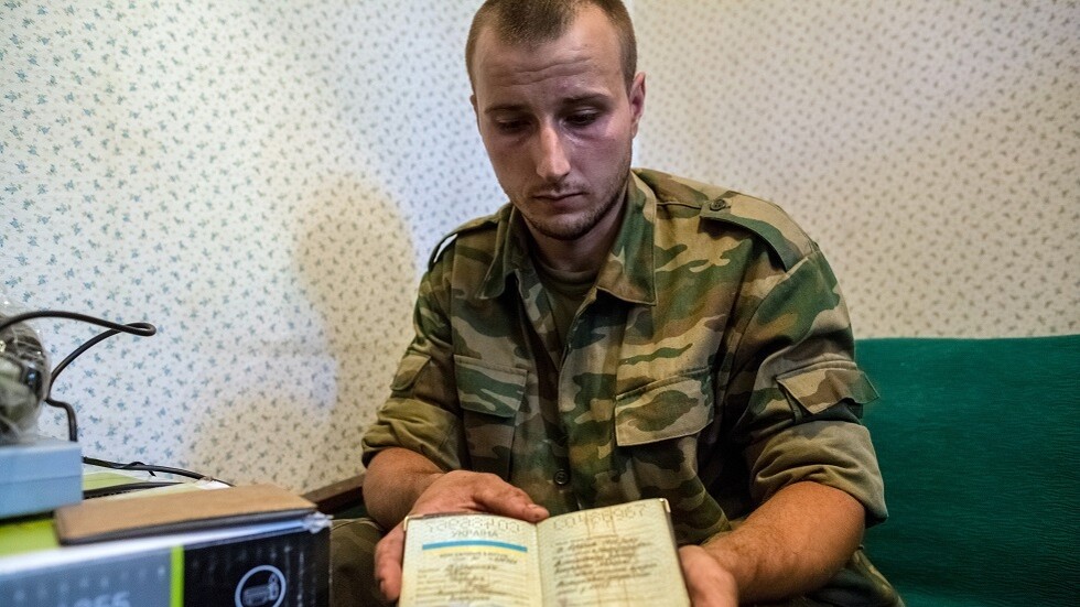 كييف تعطي الأولوية لعناصر "آزوف" عند مبادلة الأسرى وتتجاهل الجرحى