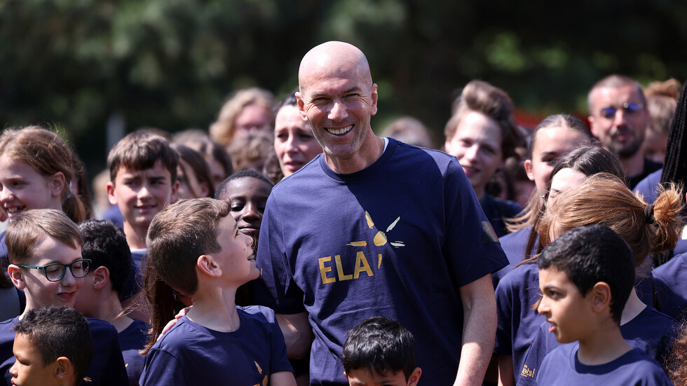 بالدموع.. صلابة زيدان تتهاوى أمام 