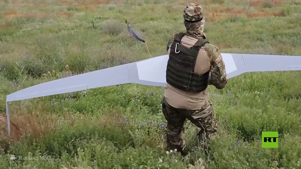 الدفاع الروسية تكشف عن طائرة مسيرة جديدة