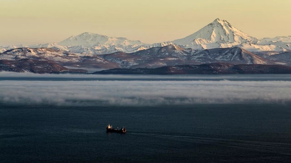 زلزال بقوة 4.8 درجات قبالة الساحل الشرقي لكامتشاتكا الروسية