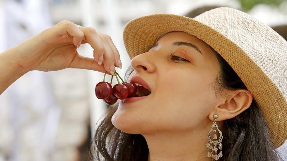 ثمار تخفض ضغط الدم وتحسن النوم والمزاج