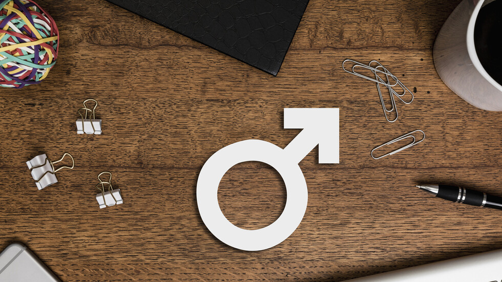 كيف يتغير تأثير التستوستيرون على دماغ الرجال بين المراهقة والبلوغ؟