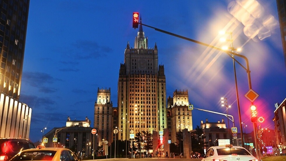 ريابكوف: تلقينا طلبا أمريكيا بإتاحة الاتصال بمراسل "وول ستريت جورنال" المعتقل لدينا بتهمة التجسس