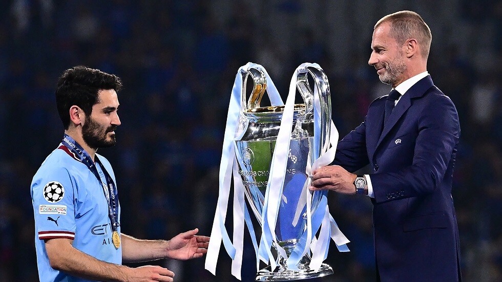 غوندوغان يوقع لبرشلونة.. تفاصيل العقد