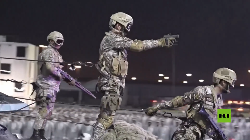 استعراض قوات أمن الحج في مكة