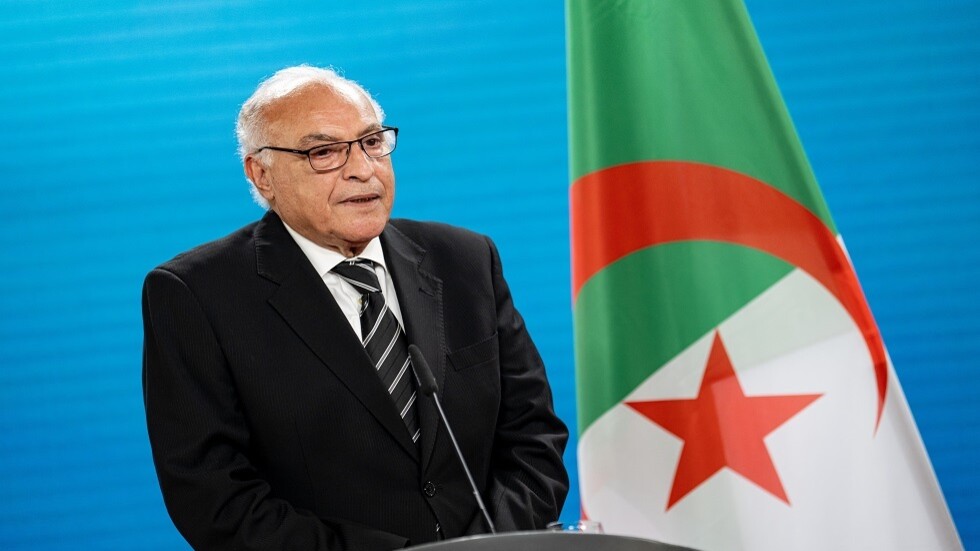 بعد نفي المطالبة بمغادرة سفير أبو ظبي.. أول اتصال دبلوماسي رسمي بين الجزائر والإمارات