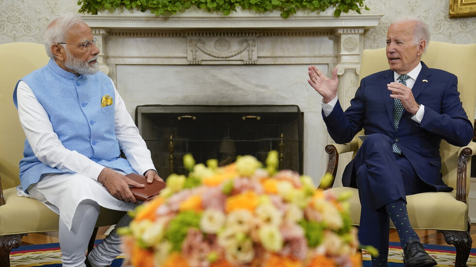بايدن يخطئ بمنصب مودي أثناء استقباله في البيت الأبيض (فيديو)