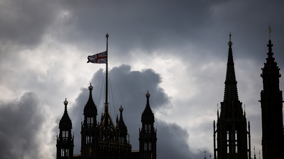 وسائل إعلام بريطانية تتهم الحكومة بترك 55 مهاجرا معاقا دون مساعدة طبية مما أدى لوفاة أحدهم