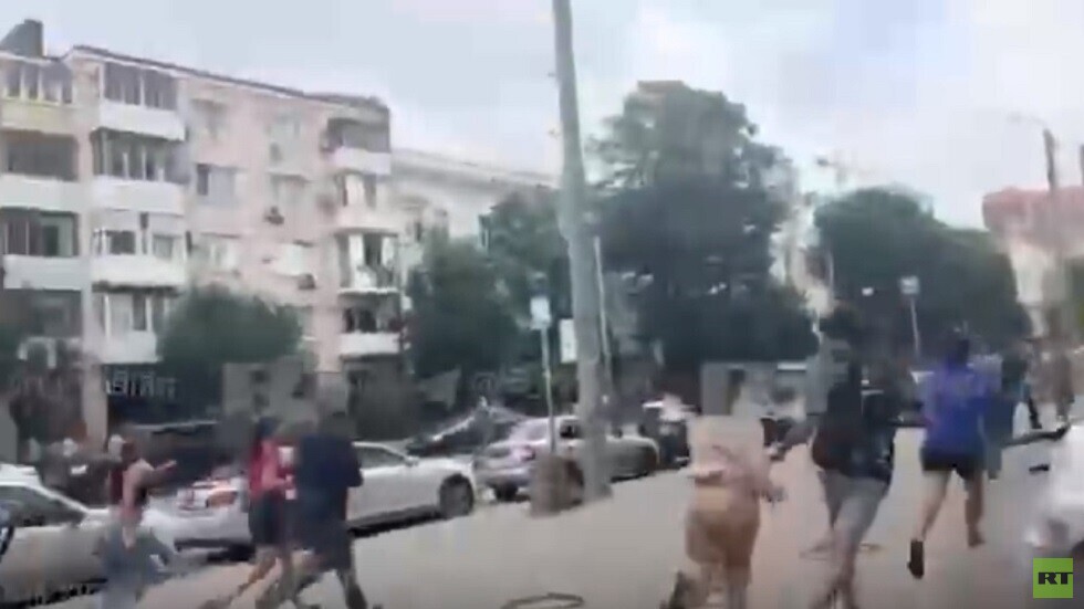 مراسل RT: انفجاران قرب مقر قيادة المنطقة العسكرية الجنوبية الروسية في روستوف